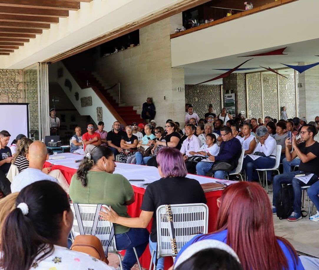 El pueblo se unen en asambleas comunales, en el municipio Sucre del estado Miranda, para debatir las propuestas a elegir en Consulta Popular.