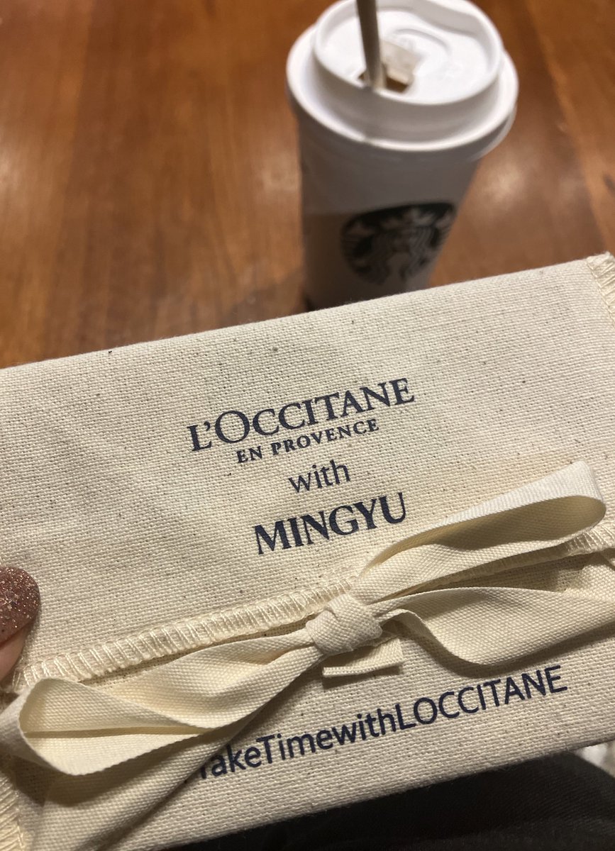 Min9yu_hani17's tweet image. L&apos;OCCITANE with MINGYUキャンペーン行ってきた🐶🖤ミンギュカッコいい~~💛
ツルツルなるようケアします🫧🫧
お礼参りとあと2公演もお願いしてきた🥺大好きなお友達と行けたら嬉しいな🫶

 #TakeTimeForYourself
#MINGYU