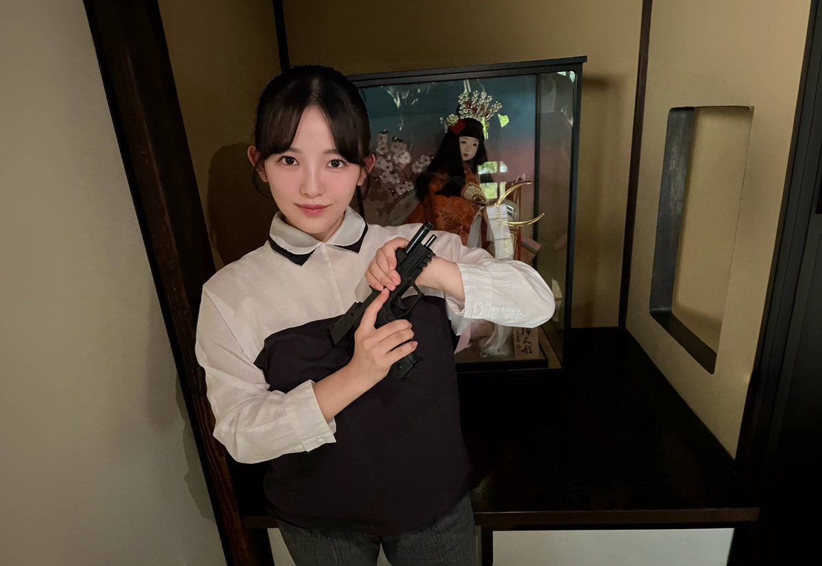 ❤️情報解禁🔫

テレビ東京 水ドラ25
『ベイビーわるきゅーれ　エブリデイ！』　
毎週水曜 深夜1:00〜放送　

次週放送の第3話から
武器プランナー 武井聡子役で出演します！

映画1.2.3全部本当に最高です🔥🔫
どんどん面白レベルが爆上がりしてます、、、
ベビわるの世界観にドラマから参加することができ
心から嬉しいです！

私は第3話からの出演ですが
Tverの見逃し配信で1.2話をぜひ
見ておいてくれたら嬉しいです😌
みんなベビエブのファンになっちゃうよ🤭

#ベビエブ　@babywalkure_tx 
#ベイビーわるきゅーれ
#ベイビーわるきゅーれエブリデイ