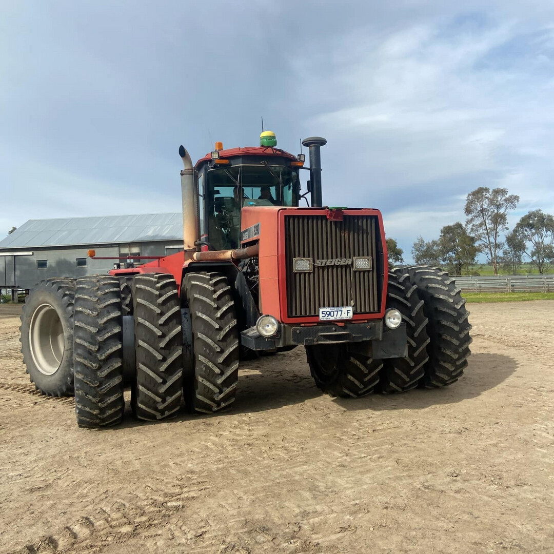 🚜 This 9390 is now steering straight with SolSteer!
Steering Kit installed and calibrated for smooth, hands-free operation using John Deere hardware and existing Hydraulic Hardware.🌾💪

#SolSteer #PrecisionFarming