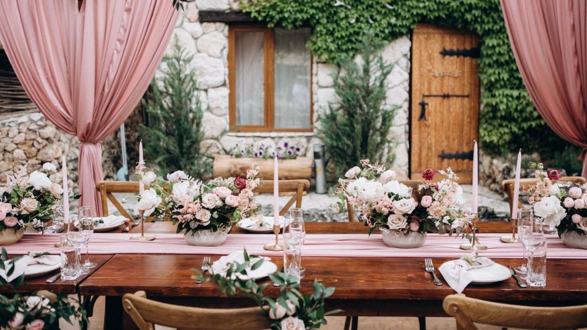 Elevate your wedding reception with breathtaking table designs! Explore layout ideas, centerpieces, decor, and more to craft a space that's as functional as it is gorgeous: pinterest.com/OctaveEventGro…