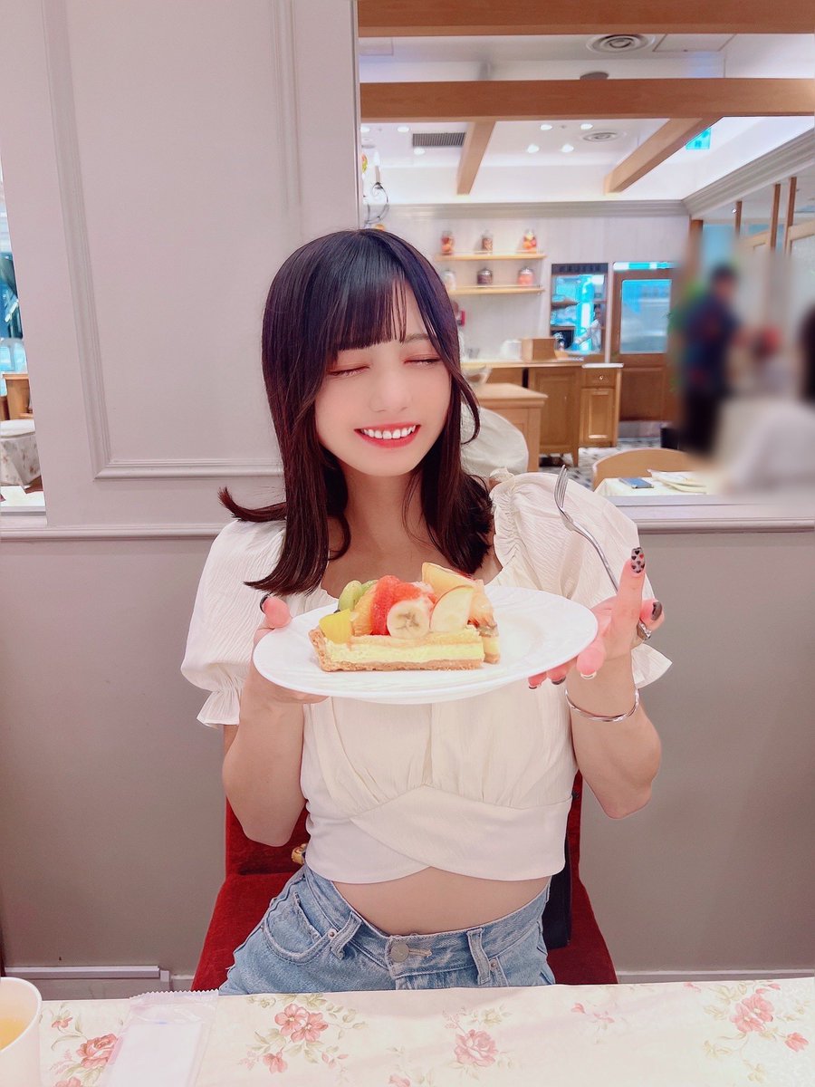 lovetan_krd's tweet photo. ケーキっていくらでも食べれちゃうよね🍰🫖 https://t.co/0xXH1UhSBj