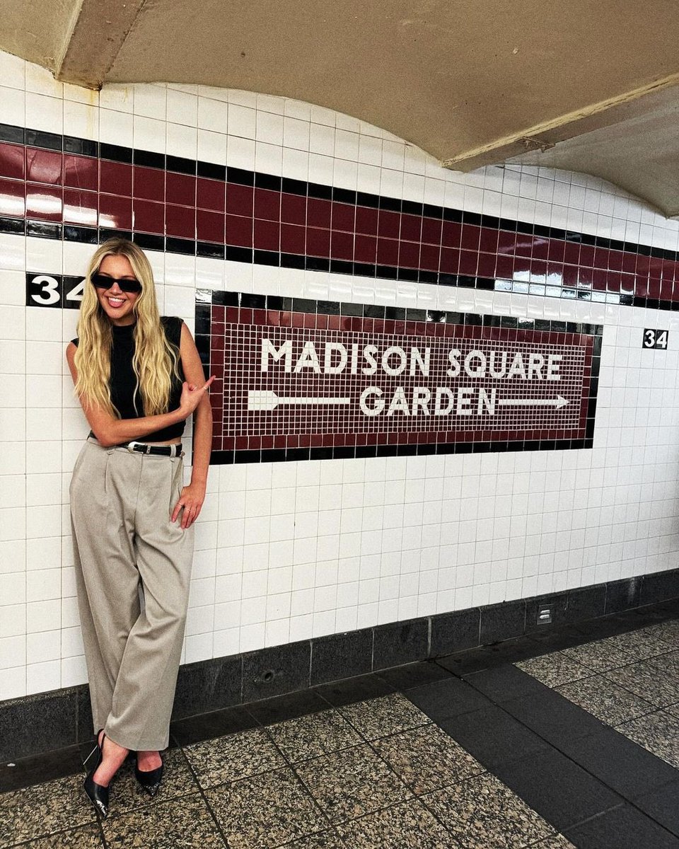 KelseaBallerini's tweet image. tickets for the PATTERNS album release show at @TheGarden available tomorrow 🗽🌻🤍 WHO DO I GET TO SEE?!