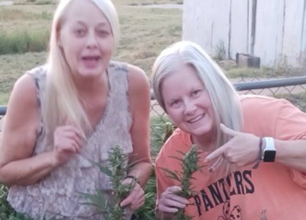 Mcatnip's tweet image. Oh bestie, I had the most herbalicious time!!! The dispensary was INCREDIBLE!!! I love you big!  …until next time!!! 😏🛬❤️👽@BadAzzWarrior