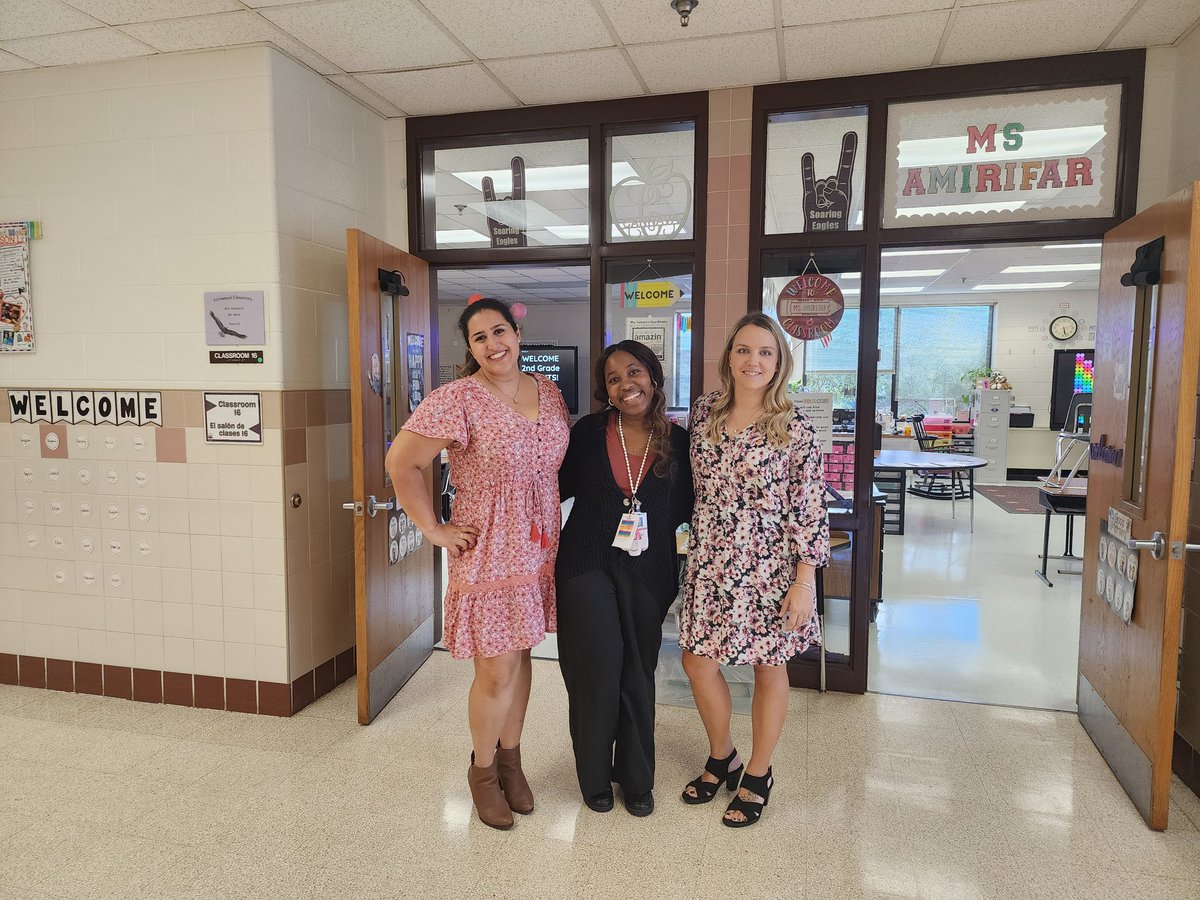 Another successful #backtoschoolnight is in the books! 🏫👩🏼‍🏫🦅

#year11 #2ndgradeisthebest 
<a href="/MrsAmirifar/">Mrs. Amirifar</a> <a href="/PotowmackES/">Potowmack Elementary School</a>