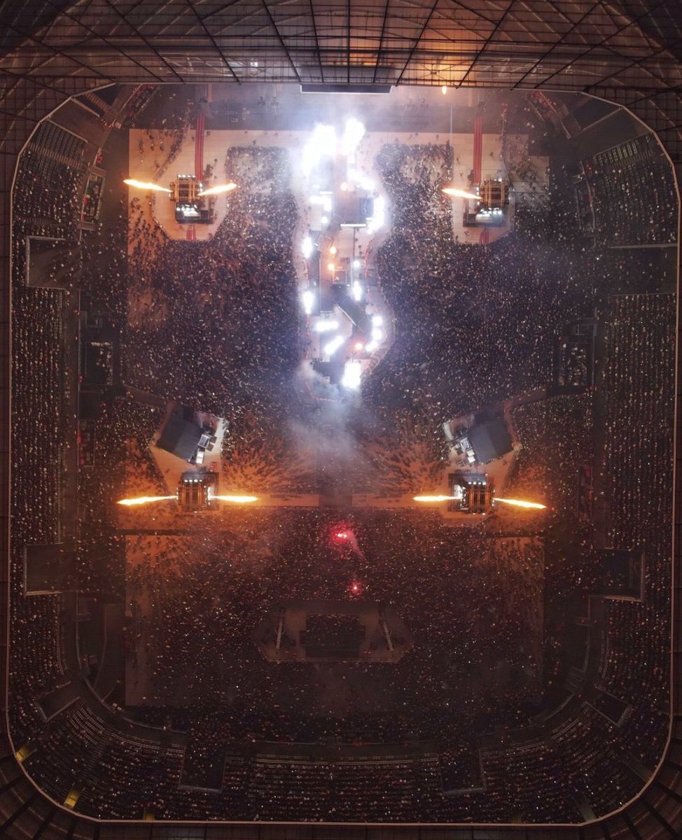 TRAVIS SCOTT FANS 🔥 tweet media