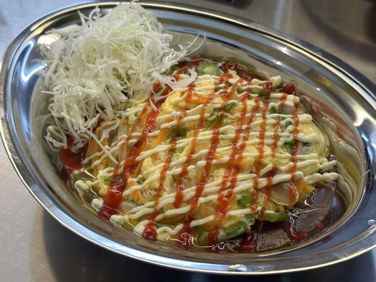 champions_curry's tweet photo. #チャンカレダイナー

本日よりグランドオープンです‼︎
中の人(東京行ってない方)も早速行ってきました🍛

カレー以外にもパスタやサンドなど豊富なメニュー！

お昼はランチメニューで夜はお酒も飲める🥃
ぜひ一度お越しください✨

夜はご予約も受付けます！ https://t.co/AbqnJirT60