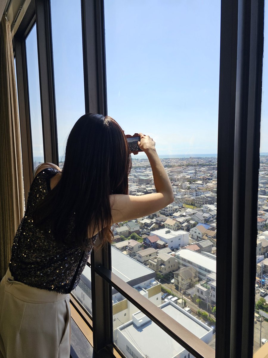 fp_shiho225's tweet photo. 写真を撮る島袋寛子さんがこちらです https://t.co/m9sRZ1e7uN