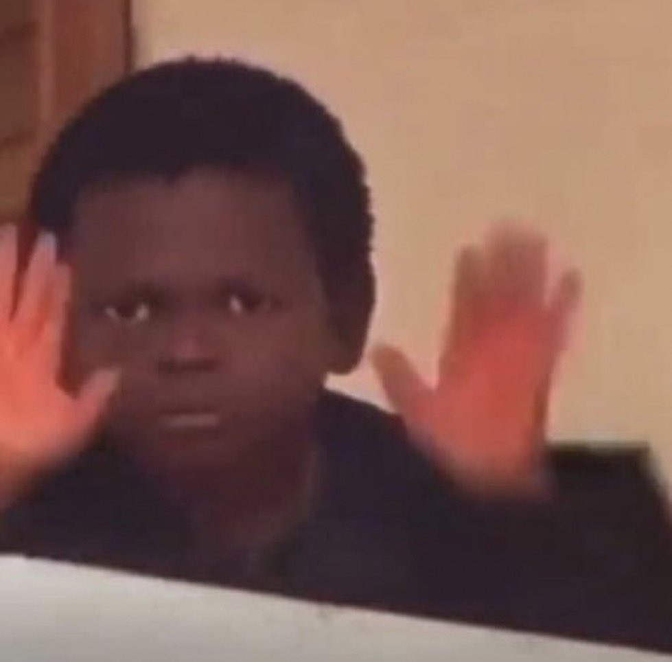 Too much vacations and hotel room selfies but NO workplace pictures
Wamunonamata ndamutya ini