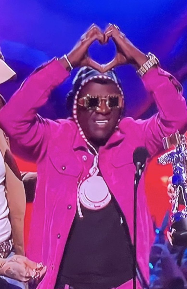 tsholyground's tweet image. God he is so me at the eras tour during fearless