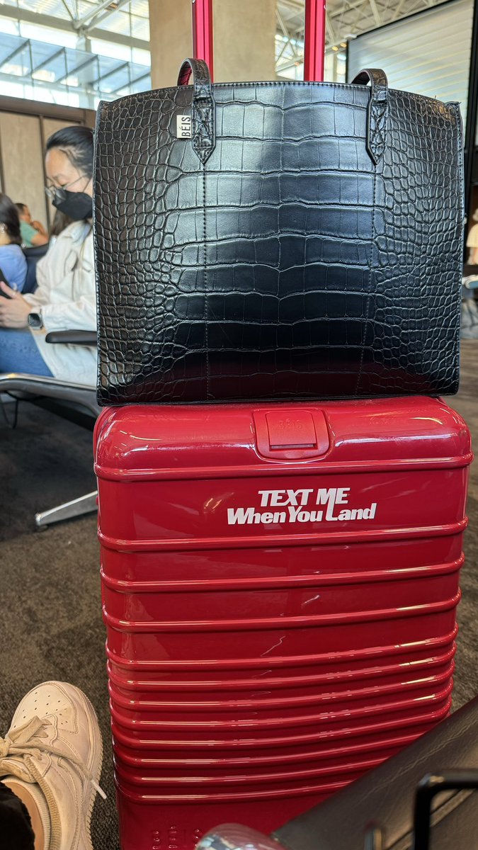 flying to new york on 9/11 with a bag that says text me when you land and i’m in row 13

me 🤝 fate