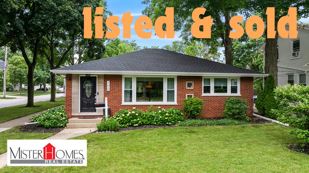 MisterHomes's tweet photo. Listed and sold above asking price with multiple offers! It is still a great time to sell if you're considering it. Listings are still in demand.

Updated brick ranch in downtown Palatine. 

100 E Wood St
3 Bedroom/2 Full Bathroom/Basement
Listed: $385,000
SOLD: $419,000 https://t.co/zEBKPWFW1P