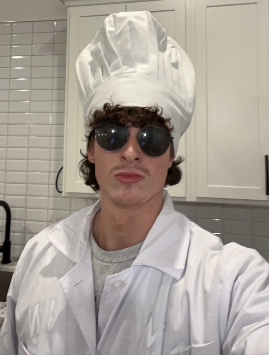 9/11 cooking stream live rn #neverforget twitch.tv/hansumfella