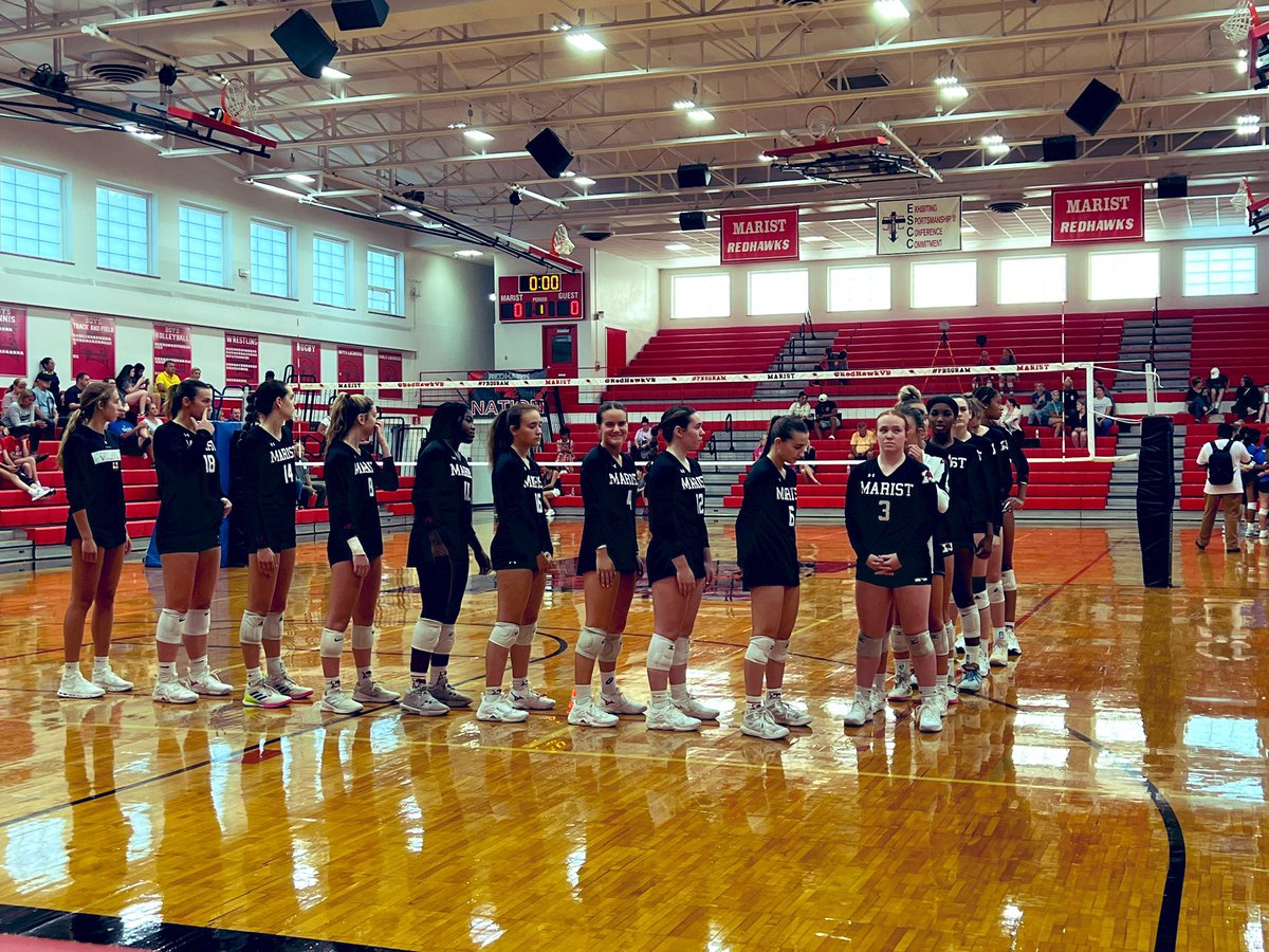 RedHawkVB's tweet image. #ProgramSweep over Lake Central 🏐👌 #HomeCourt