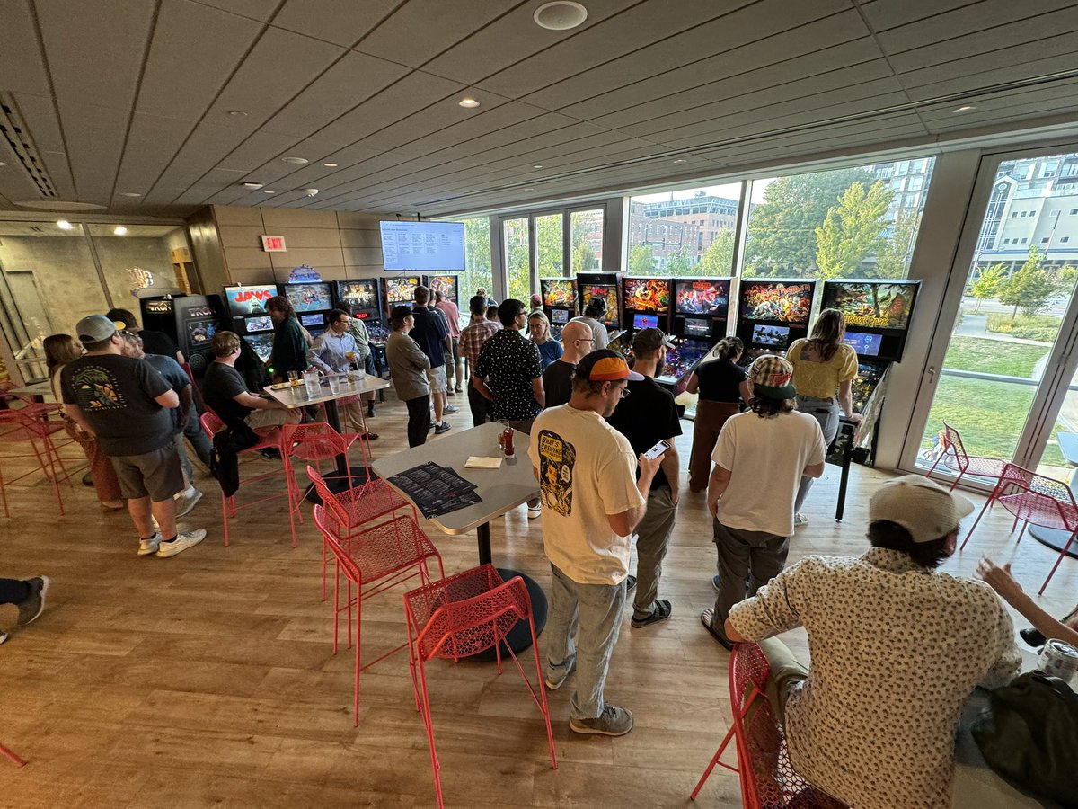 WeBuyPinball's tweet image. Pinball is hopping in Iowa City at #SpareMe