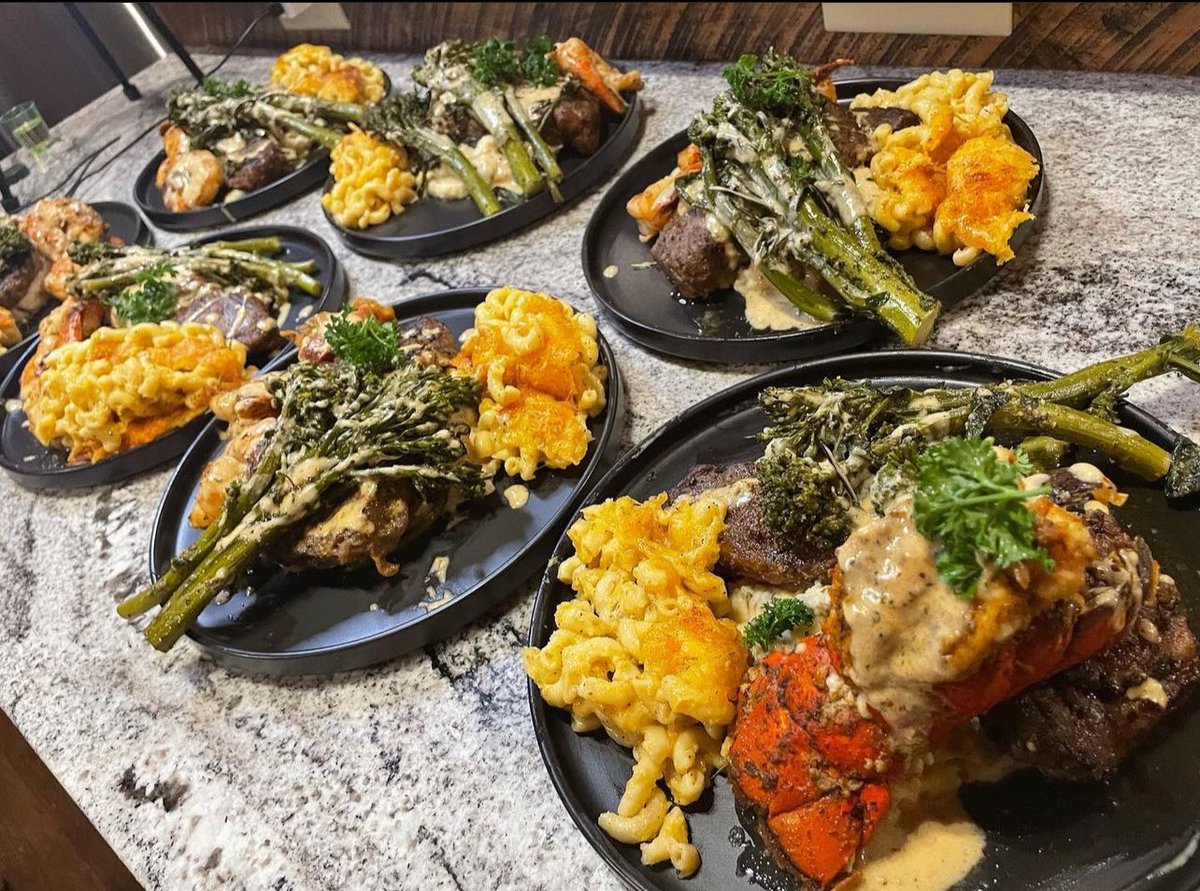 Yoo_itsNiyaa's tweet photo. Atlanta need a Chef for any event check out @Cookupquaofficial on instagram link to booking site in my bio 👨🏾🍳🍽️ #atlantachef #chef #Atlanta #blueridgechef #travelchef #Repost #favoritechef https://t.co/chT8G7RCe8