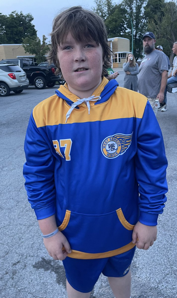 Chaser3030's tweet photo. One West Seneca Wings Warrior supporting another!  💙💛 #OwenStrong #BraunStrong https://t.co/4231yVPk5T