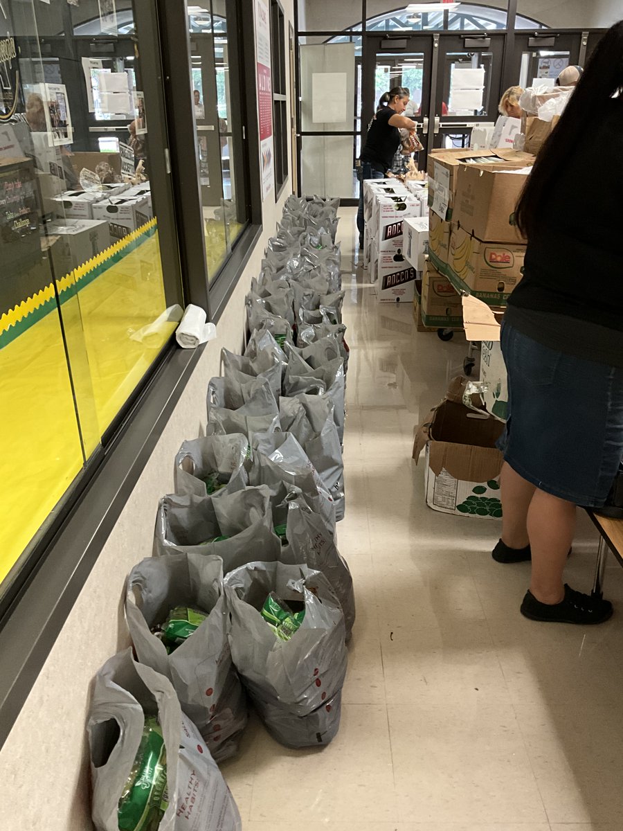 👏 Big thanks to <a href="/BrighterBites/">Brighter Bites</a> for delivering healthy, delicious produce to our students!  🍎🥕 Together, we're promoting healthy habits and brighter futures for our kids. 🌱 <a href="/BusseyES_AISD/">Bussey Elementary</a> <a href="/AldineISD/">Aldine ISD</a> <a href="/svdaughtery/">Sherica Daughtery M.Ed.</a> #AldineImpact