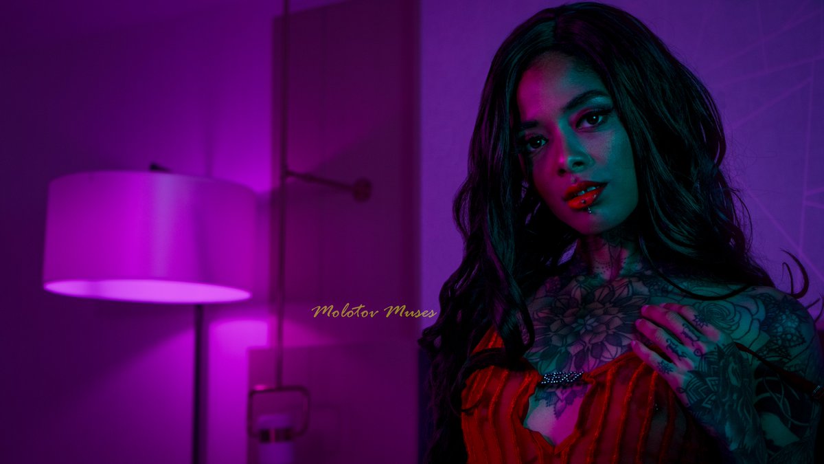 molotovmuses's tweet photo. Andrenece
🎥 Shot and edited by @lissrckstdy
🎬 Production by @molotovmedia
🩱 Styled, accessorized, make-up, hair by Andrenece

---

💣 Full video and Pics out now!
Visit us, join the VIP gallery.
📲 @molotovmuses
🔗 molotov muses • com https://t.co/odPKfvsC5A