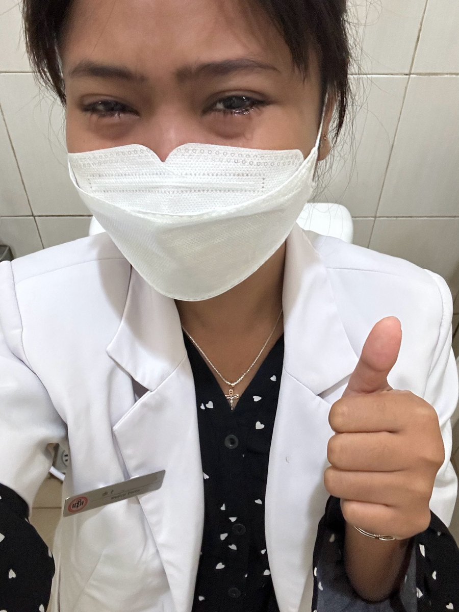 adulting adlh menangis di toilet tempat kerja