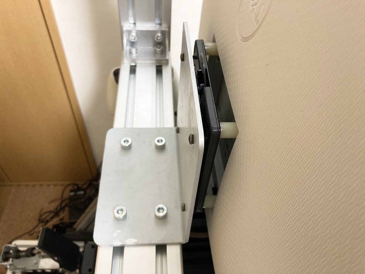 maro_ham's tweet photo. アルミフレーム用のモニターL字マウントも製作(板厚3.2mm,VESA100)。エルゴトロンのクイックリリースと併せて使用で設置が簡単でした。

個人用のため、在庫無しですが、ご要望が多ければ出品も検討致します。
※製作台数にもよりますが、概算は¥3000後半(送料除)程かと…
#アルミフレーム #ハンコン https://t.co/92ss1IeSnx