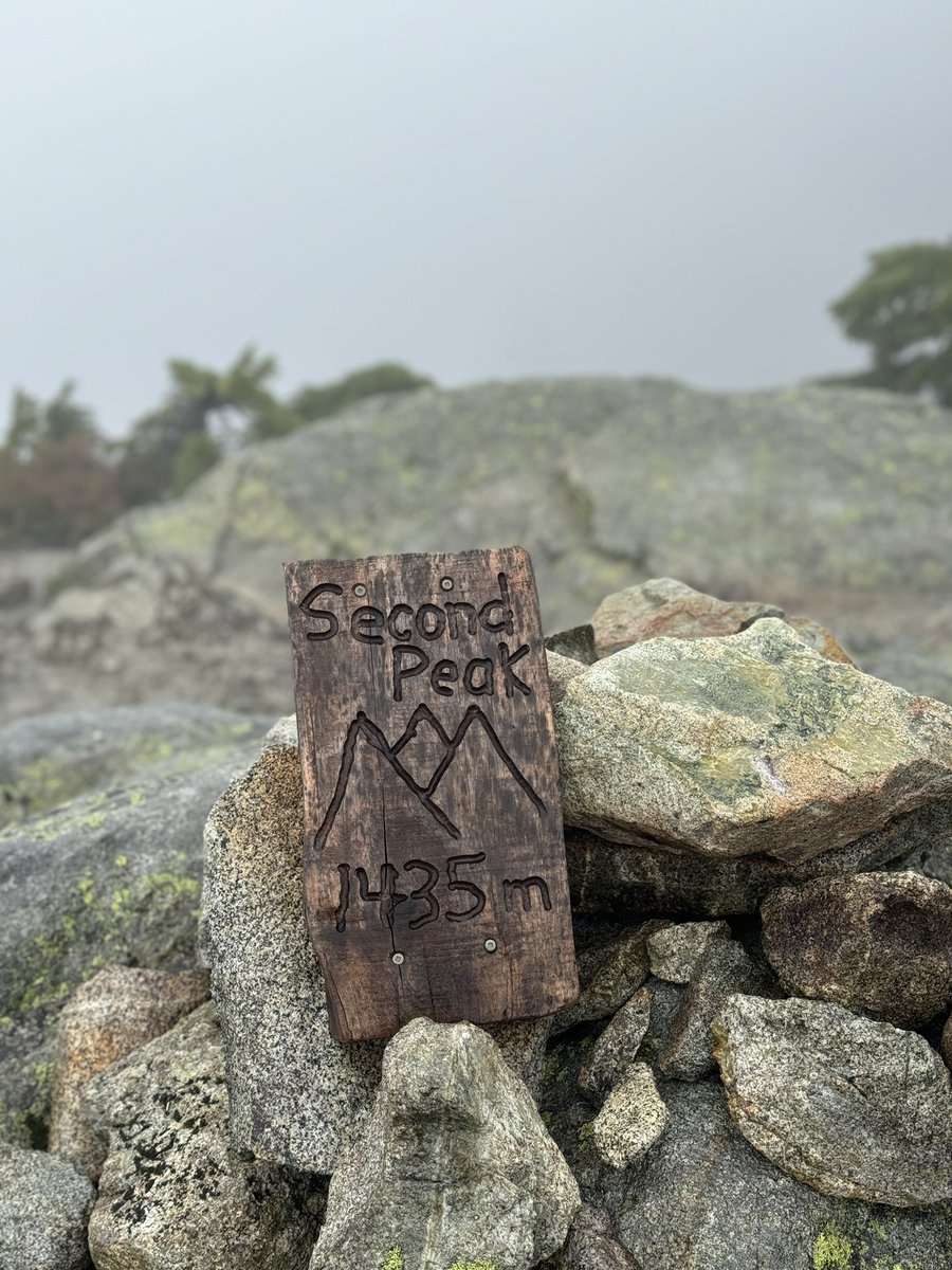 BCAdvSmart's tweet image. A few early fall feelings in an area that receives some of the highest search and rescue call volume in British Columbia (&amp;amp; Canada). 🍁

Whether you call it hiking and meeting, meeting and hiking, or walking and talking, it was a great day with industry colleagues.
#fallfeelings