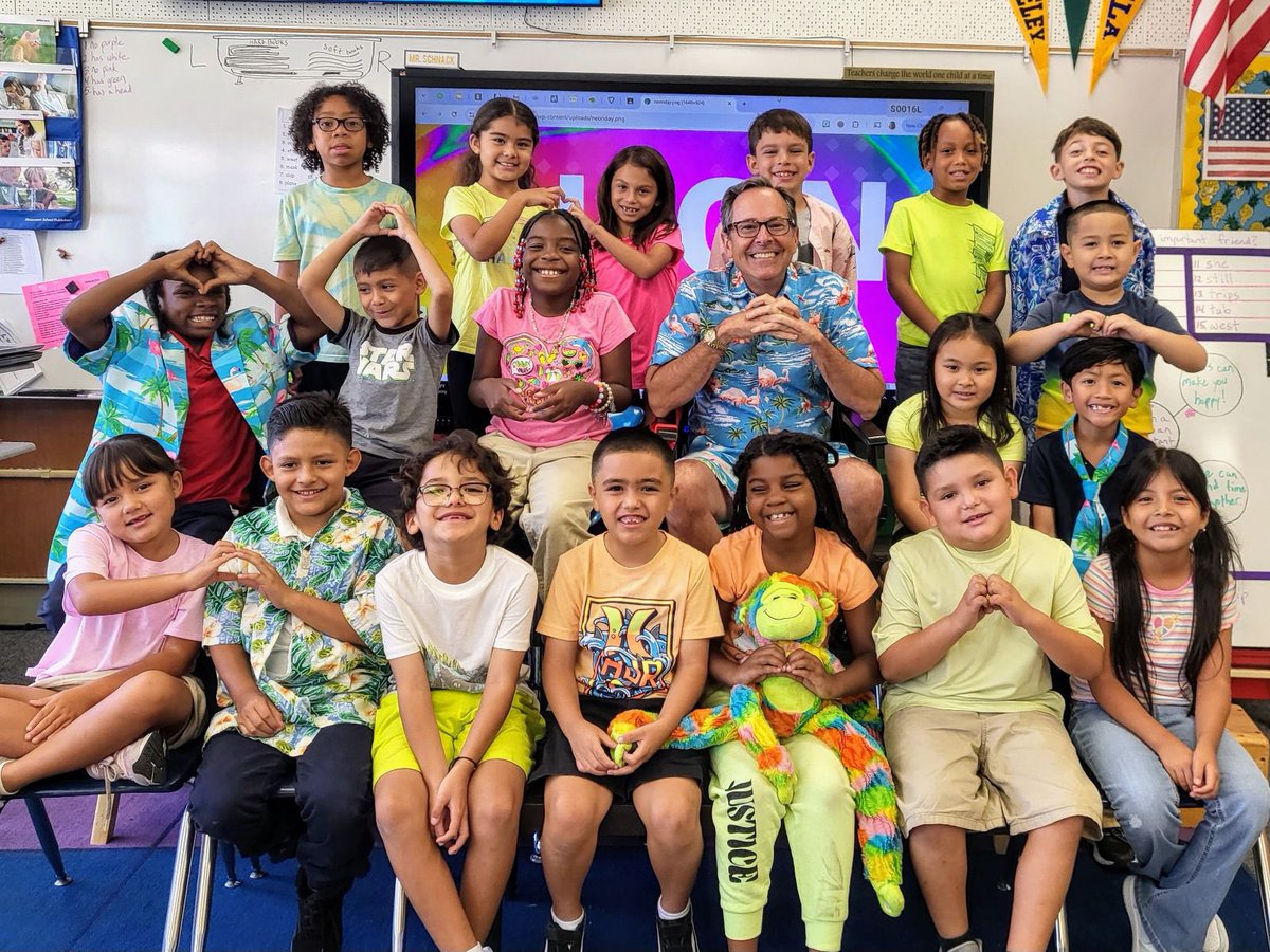 aloha_academy's tweet photo. Our Aloha Dolphins showed up bright and early! September is attendance awareness month. Make sure to arrive on today everyday.🐬 https://t.co/QHZS9svP0l
