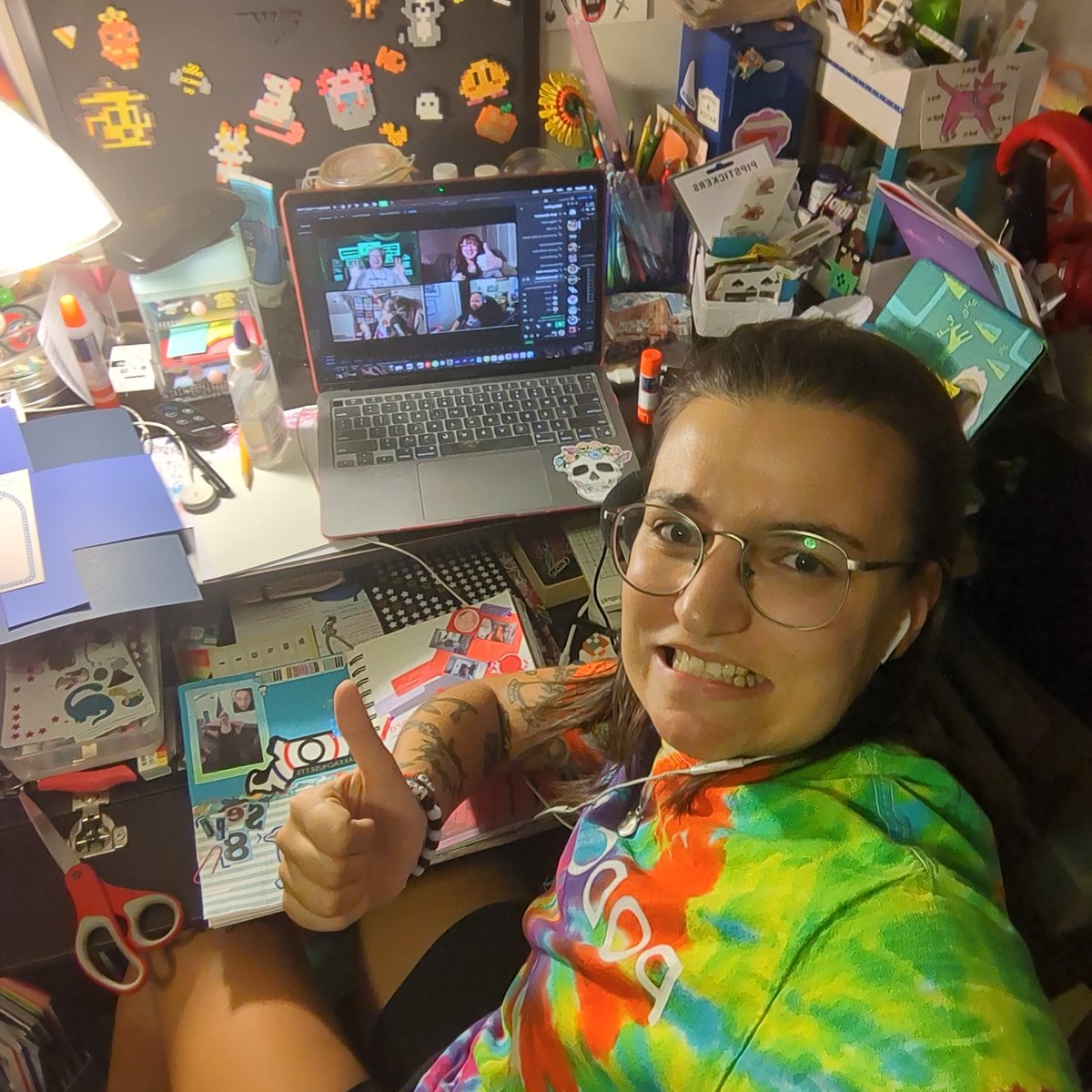 TalkingSons's tweet photo. WE ARE LIVE. NIKKI IS SCRAPBOOKING https://t.co/8gweWqCGBW https://t.co/H2sEvXZvEL