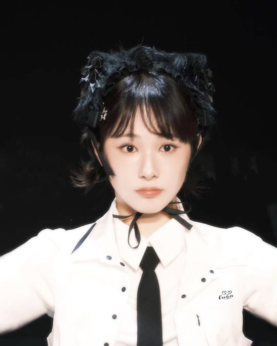 allforeverglow's tweet photo. 240706

#MIA #미��� #EVERGLOW #에버글로우 https://t.co/oAdiJfh4LR
