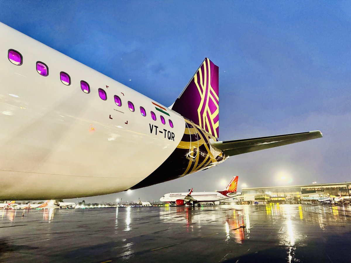 tweetpratikm's tweet photo. Off to Delhi today. Not the most ideal weather at our destination. Fuel uplift 10.0tons (1hr27min holding with VIAR filed alternate). Flying time of 1hr 36mins @ FL350, 648nm M.78 #vistara #airbus #a320Neo #VTTQR #lifeontheramp #cfm #leap1a #tsra #shouldbefun https://t.co/JaoaUzSTM9
