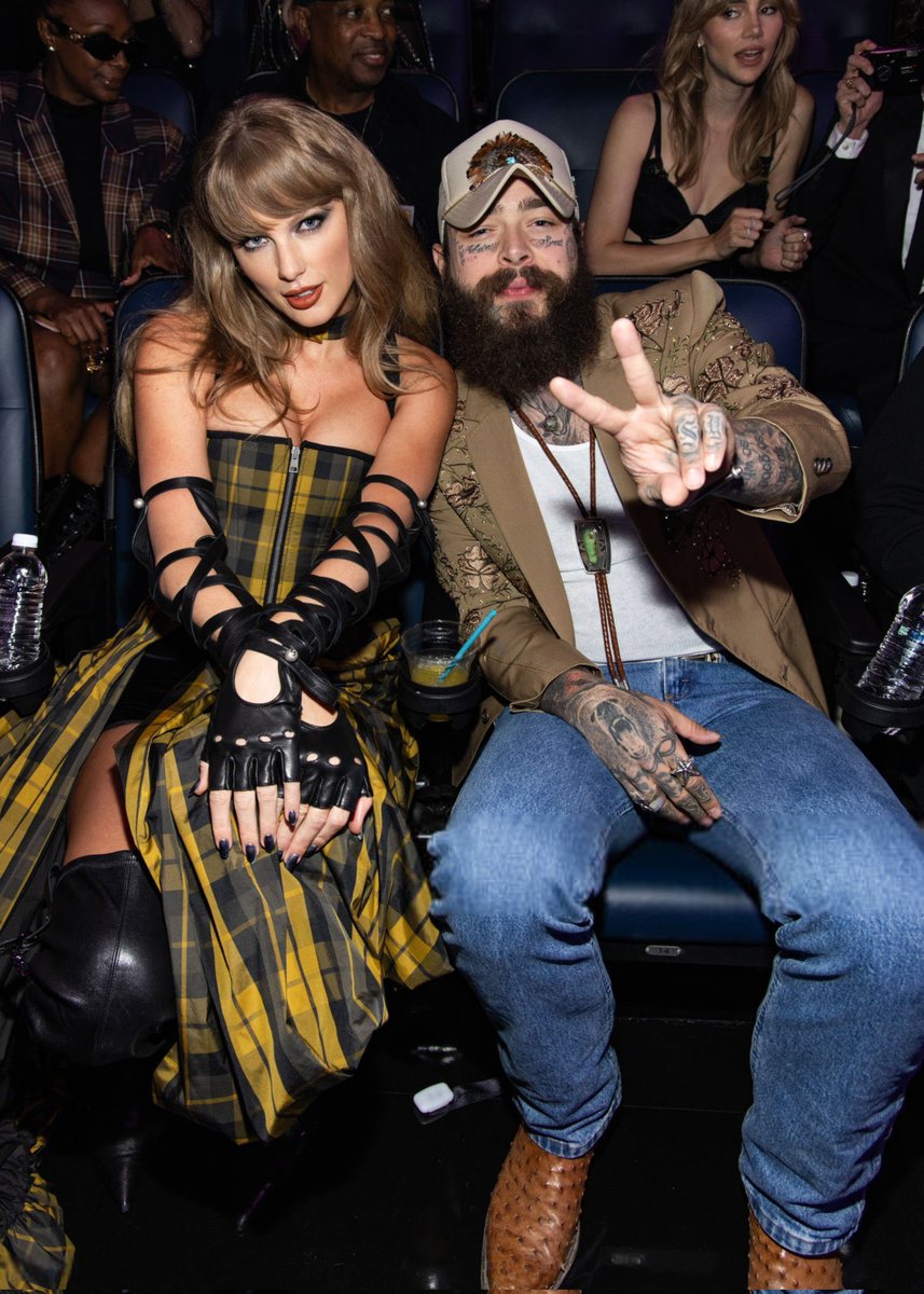 TSTheErasTour's tweet photo. Taylor and Post Malone #VMAs

📸: @GettyVIP https://t.co/Ults5xO5lz
