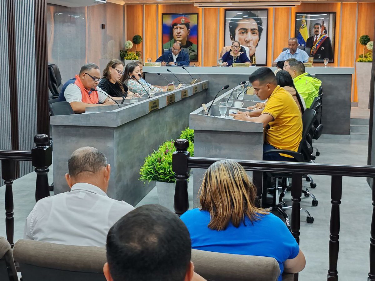 CaroniConcejo's tweet photo. #11Septiembre
Nuestros Concejales de la Patria sostuvieron Sesión N°20/2024 Extraordinaria N°17, para continuar avanzando con los proyecto del  municipio Caroní.
@NicolasMaduro https://t.co/rnhXEktrl9