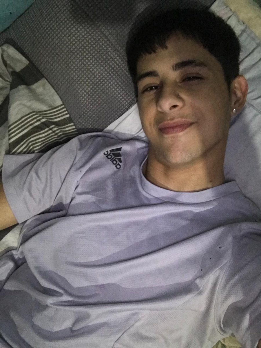 👽