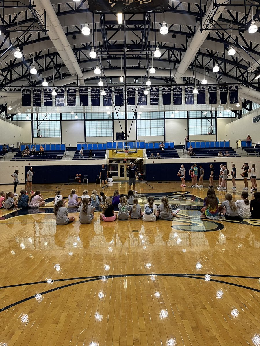EdgeGirlsBBall's tweet photo. Youth Skills &amp; Drills night 1 was a success! 
If you weren’t able to make it tonight we would love to see you next week! 

ALL EDGE 🏀 https://t.co/BJSjYIHUUI