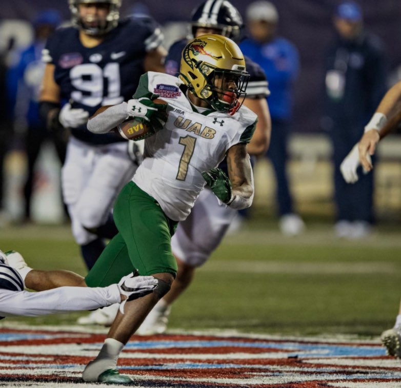 Blessed to receive my first offer from UAB <a href="/CavsRecruits/">Callaway Football</a> <a href="/JHolmes20___/">Jamarkis Holmes Ed.S</a> <a href="/Caraway6/">Andrew Caraway</a> <a href="/UAB_FB/">UAB Football</a> <a href="/DilfersDimes/">Trent Dilfer</a> <a href="/ReillyJeffers/">Reilly Jeffers</a> <a href="/lino_lupinetti/">Lino Lupinetti</a>