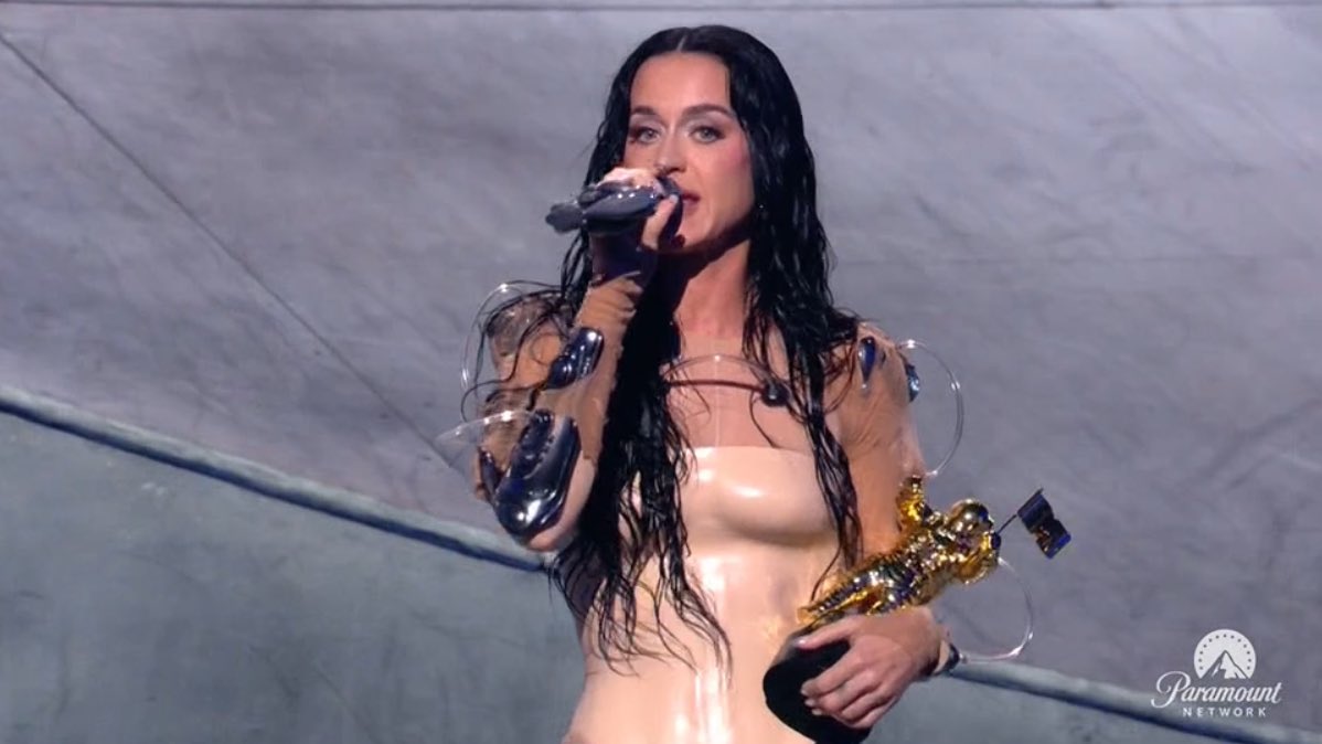 “One of the biggest reasons I’m standing here right now is I learned to block out the noise that every single artist has to constantly fight, especially women.” 

— Katy Perry during her Vanguard #VMAs speech.