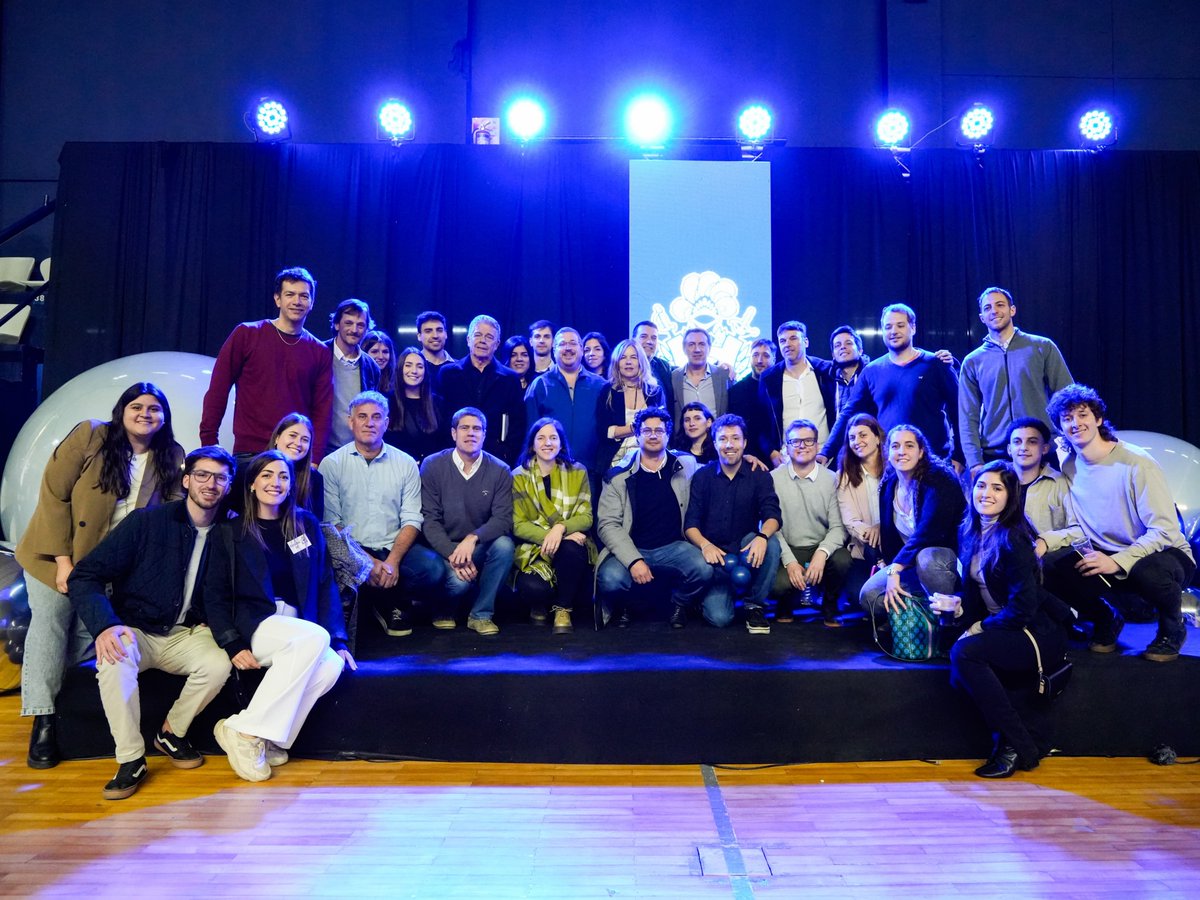 gimnasiaoficial's tweet photo. ¡Poli repleto para conocer los tres proyectos ganadores del Concurso Nacional de Ideas para la ampliación y modernización de nuestro Estadio!

Gracias a todos los socios y socias que fueron parte de este momento tan importante para nuestro Club 💙🤍💙

👉Recordá que podés consultar la documentación de los tres proyectos en: https://t.co/XSbYqp8fSW