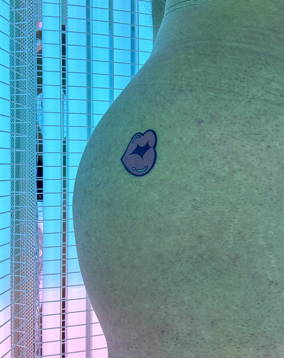HungryBottom91's tweet photo. Gotta keep the buns tanned and toasty 💋
@HungryBottom91
#gay #tan #tanned #bubblebutt #daddy #gayfuck #gayporn #hole4use #public #thic #thiccck #gymselfie #workoutmotivation #gayass #nsfw https://t.co/fhXYofYdrQ