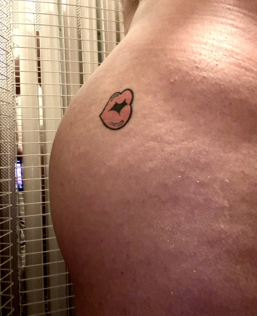HungryBottom91's tweet photo. Gotta keep the buns tanned and toasty 💋
@HungryBottom91
#gay #tan #tanned #bubblebutt #daddy #gayfuck #gayporn #hole4use #public #thic #thiccck #gymselfie #workoutmotivation #gayass #nsfw https://t.co/fhXYofYdrQ