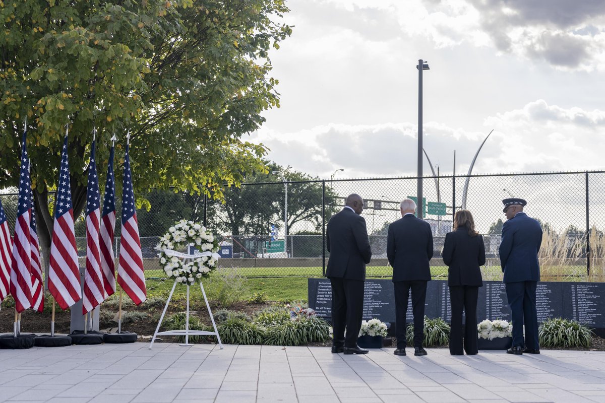 VP46Archive's tweet image. On September 11, terrorists sought to attack our democracy, our freedoms, and everything we hold dear as Americans.

They failed.

Today, we reflect on what binds us together as one: The greatest privilege on Earth, the pride and privilege of being an American.