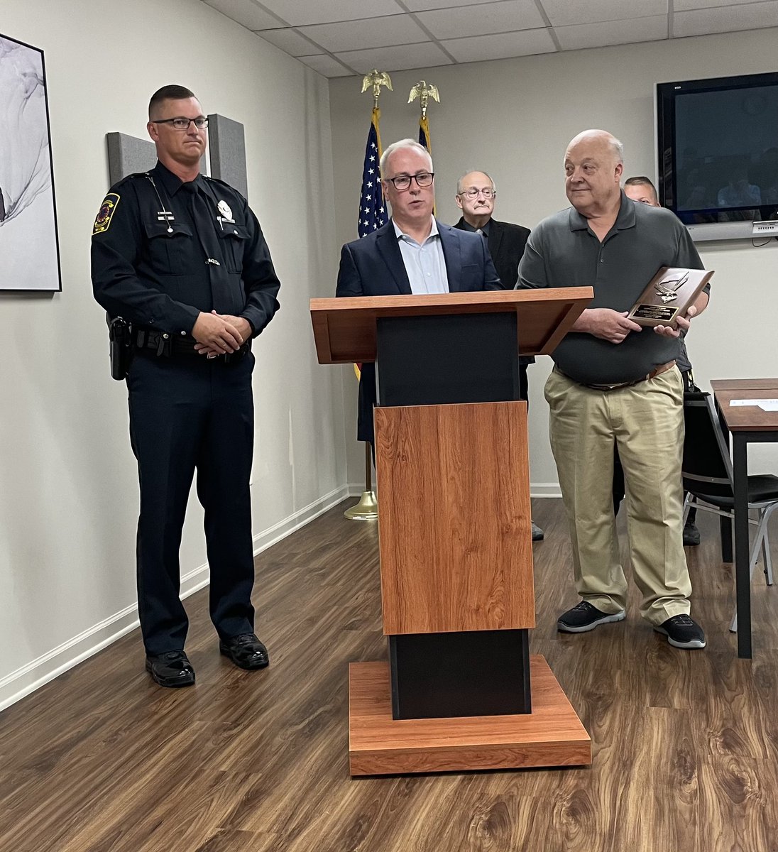 Alex Bettag tweet media