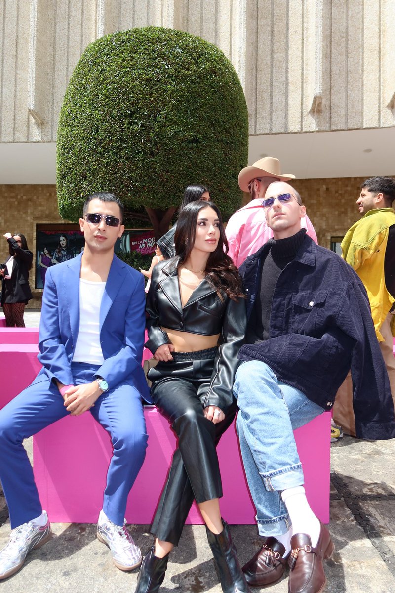 BOOKAgencyMX's tweet photo. Angélica Villarreal, Israel Capetillo (@Israelcapetillo) y Juan Pablo Álvarez 🧚🏻♂️🧚🏻♀️🫰x #FashionFest de @liverpool_mexico 🩷 | #EnLaModaNoHayReglas #OutfitLiverpool | #BOOKPR
.
.
.
#BOOKAgencyMx #BOOKPRMx #BOOKPRcreators https://t.co/uKigd6firc
