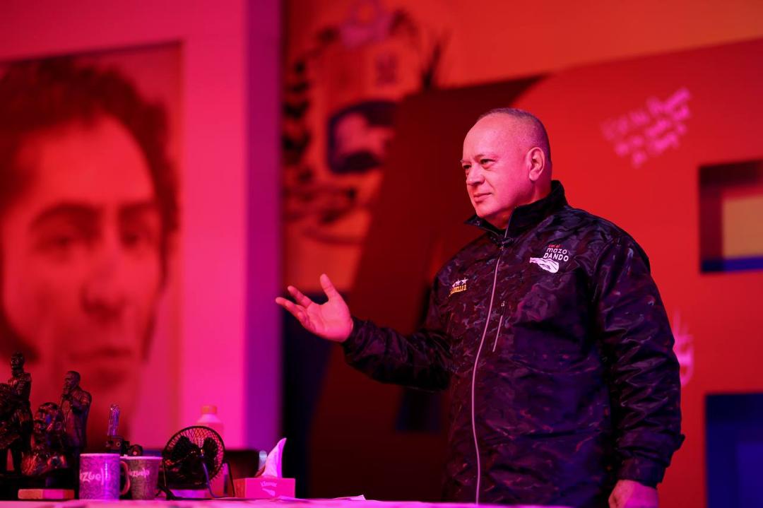 MPPRIJP (@mijpvzla) on Twitter photo Vpdte. Sectorial <a href="/dcabellor/">Diosdado Cabello R</a>: "El mundo no puede estar en silencio cuando esa amenaza (el fascismo) se cierne sobre la humanidad. Los líderes del mundo no pueden hacerse los pendejos cuando la amenaza del fascismo está ahí latente."
#FascistasNosotrosVenceremos #11sep Vpdte. Sectorial <a href="/dcabellor/">Diosdado Cabello R</a>: "El mundo no puede estar en silencio cuando esa amenaza (el fascismo) se cierne sobre la humanidad. Los líderes del mundo no pueden hacerse los pendejos cuando la amenaza del fascismo está ahí latente."
#FascistasNosotrosVenceremos #11sep