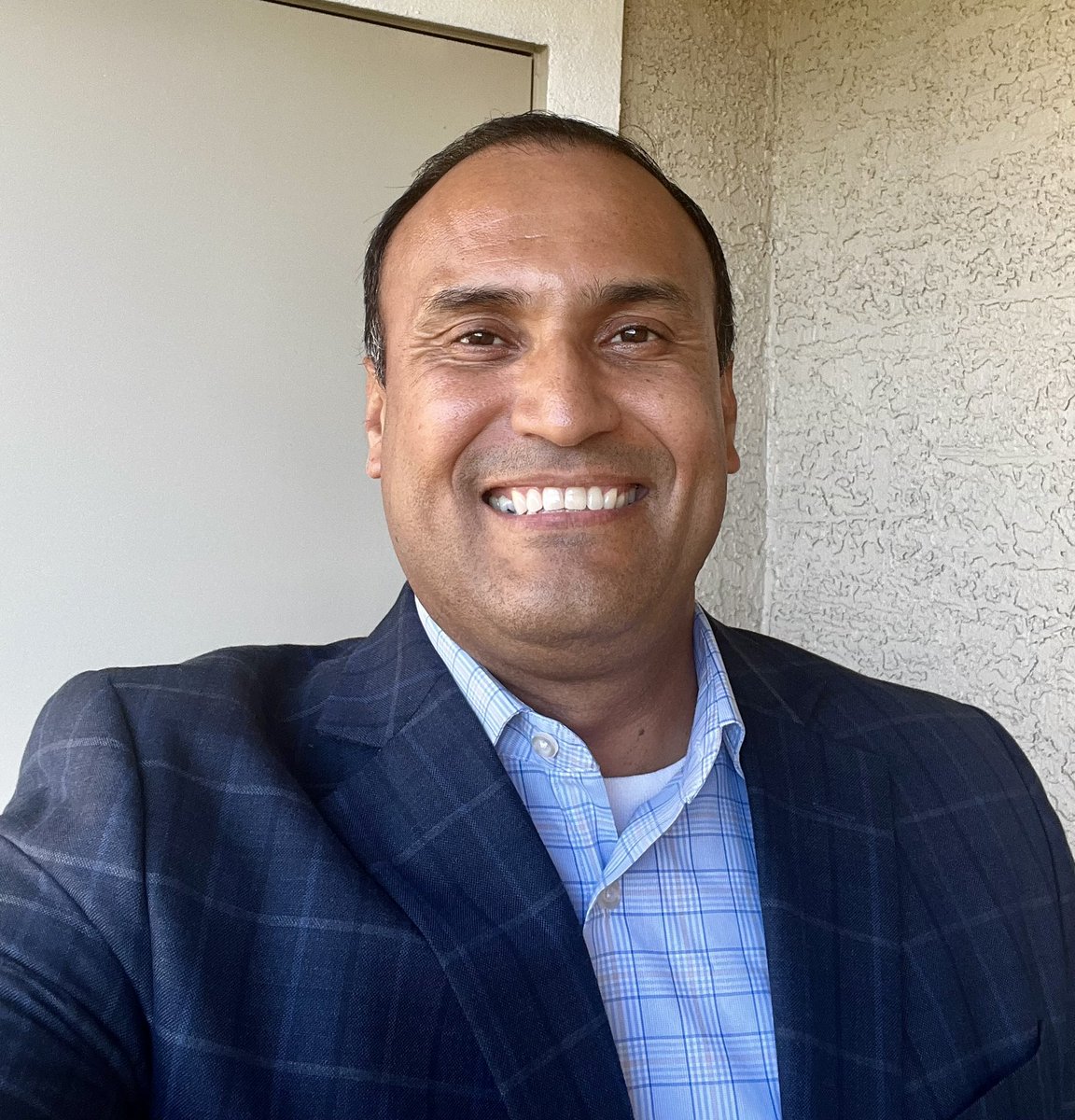 Leigha_Curry7's tweet image. As part of fostering a sense of unity &amp;amp; trust, we wore 💙. 💙 symbolizes trust, reliability, and confidence- all qualities strive to embody! #Teamwork  #EliteAchievers #BetterTogether  #watchuswork #WinningWednesday #WinTheDay Y’all know I love a good thing! 🥰