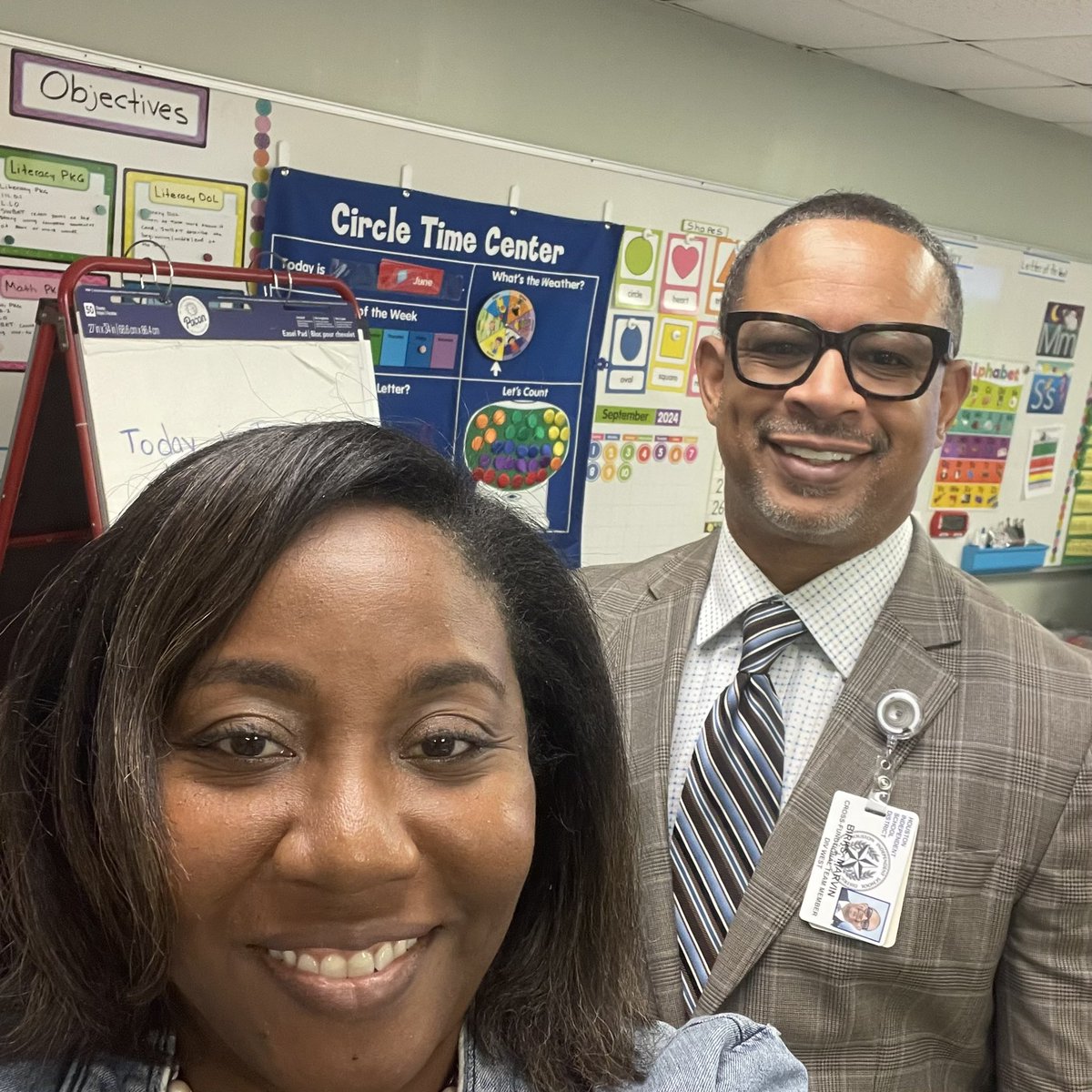 Leigha_Curry7's tweet image. As part of fostering a sense of unity &amp;amp; trust, we wore 💙. 💙 symbolizes trust, reliability, and confidence- all qualities strive to embody! #Teamwork  #EliteAchievers #BetterTogether  #watchuswork #WinningWednesday #WinTheDay Y’all know I love a good thing! 🥰