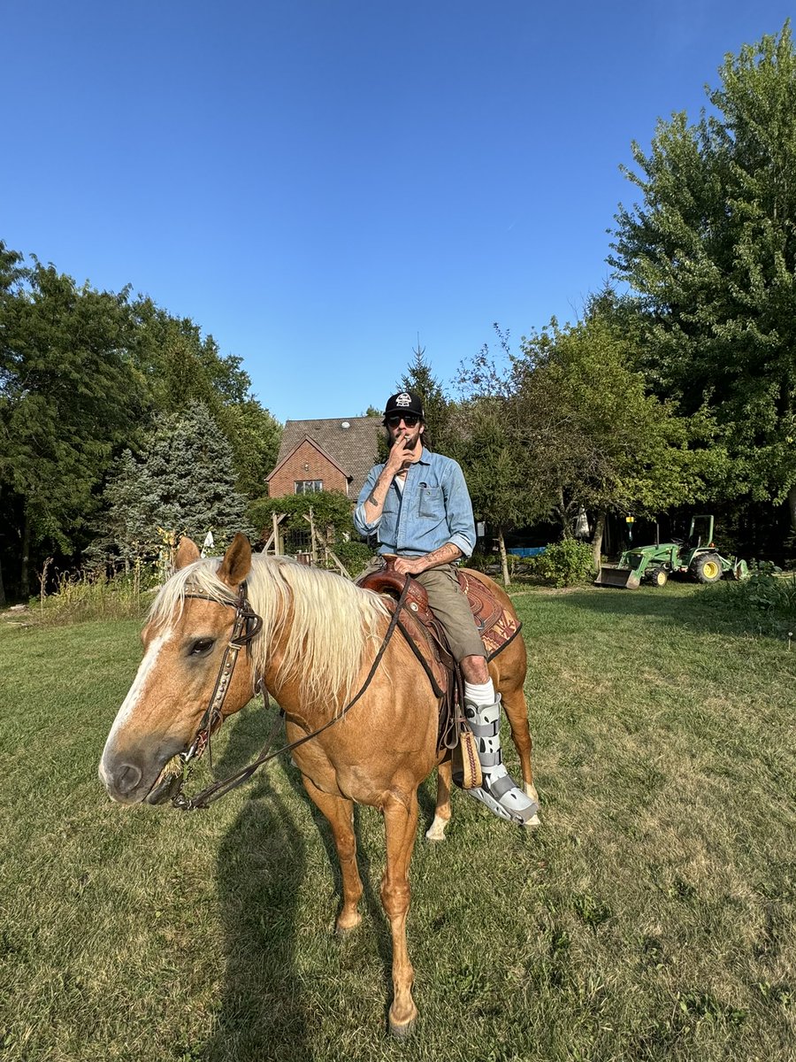 sleazus christ tweet media