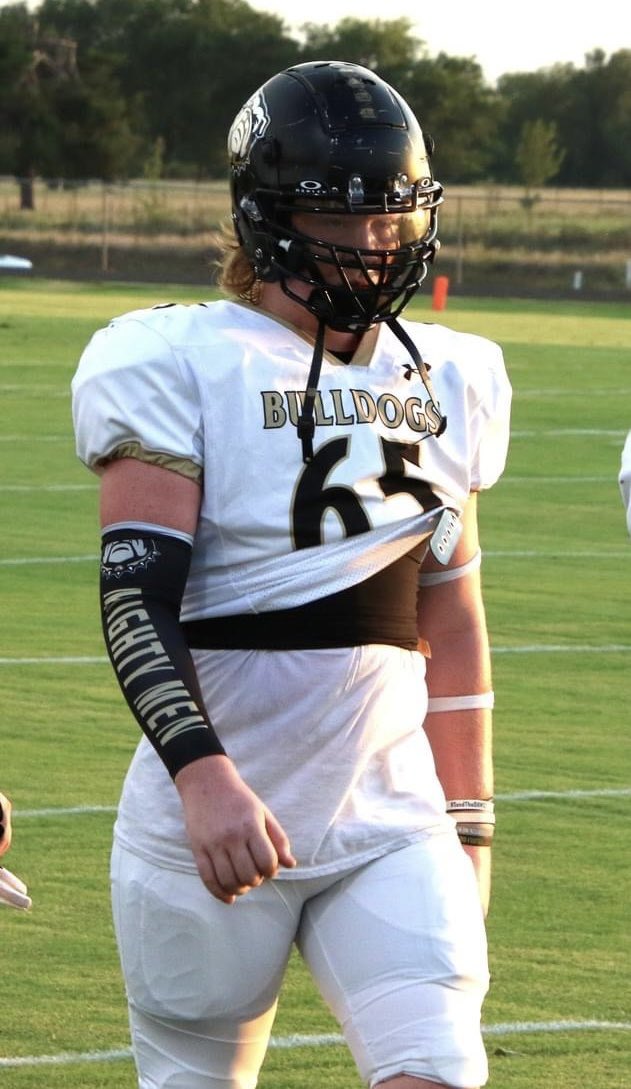 derekrshelby's tweet photo. Alvord’s Pancake leader last week (8) -  Junior, Kasyn Davis. @KasynDavis07 

6’3” 250

🥞🥞🥞🥞🥞🥞🥞🥞

#co2026 #recruit #recruiting #offensiveline #collegefootball #SendTheDAWGS #MightyMen 

@Garrison_Oline @Coach_MacSAGU @CoachWest_MSU @coachrsmith12 @coach_paramore https://t.co/f3YsiLAuBc