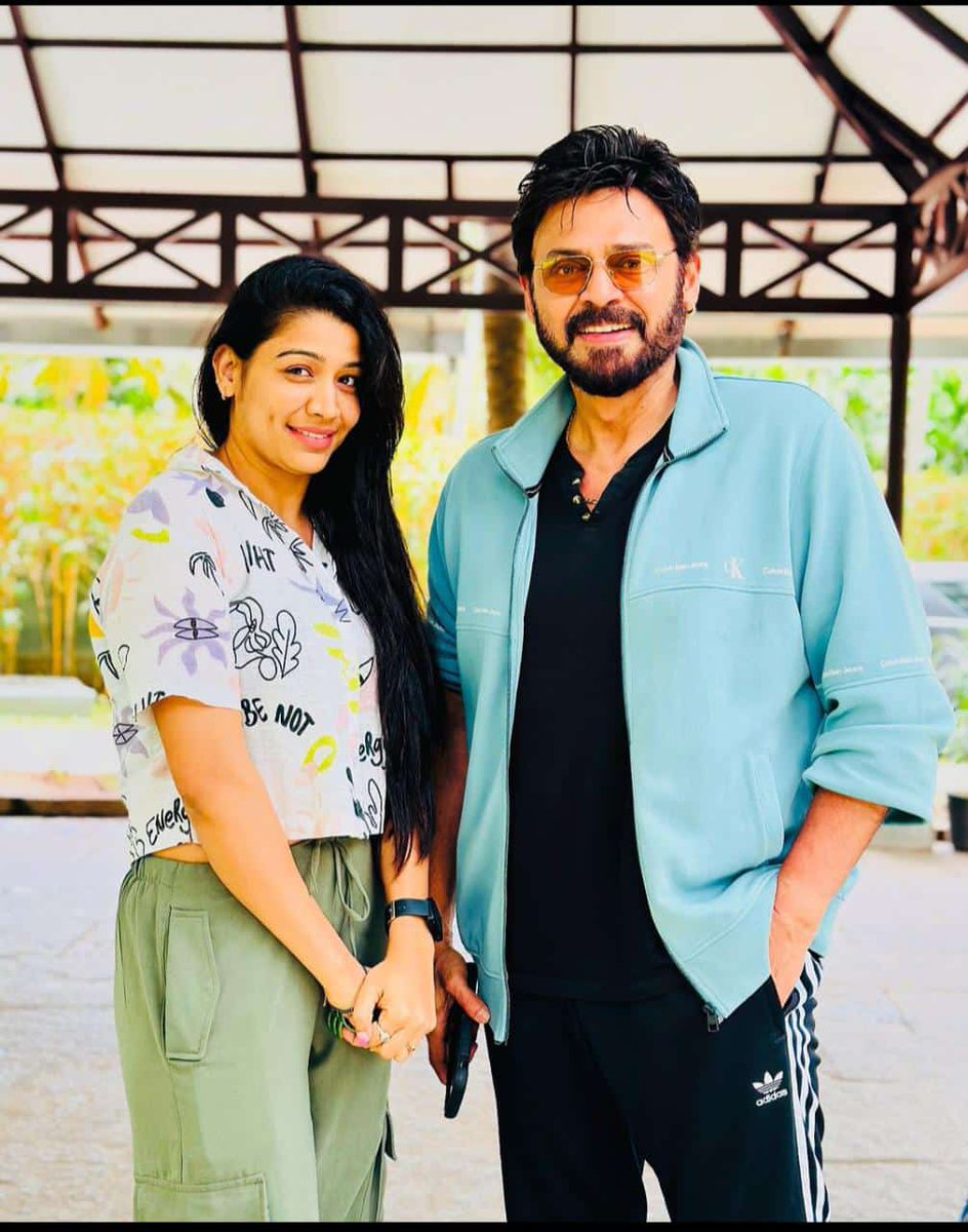 VictoryTrends's tweet photo. Just 40 laa unnavu Boss #VictoryVenkatesh look 👌🔥

#SankranthiVasthunnam https://t.co/5Ac1rEYMvy
