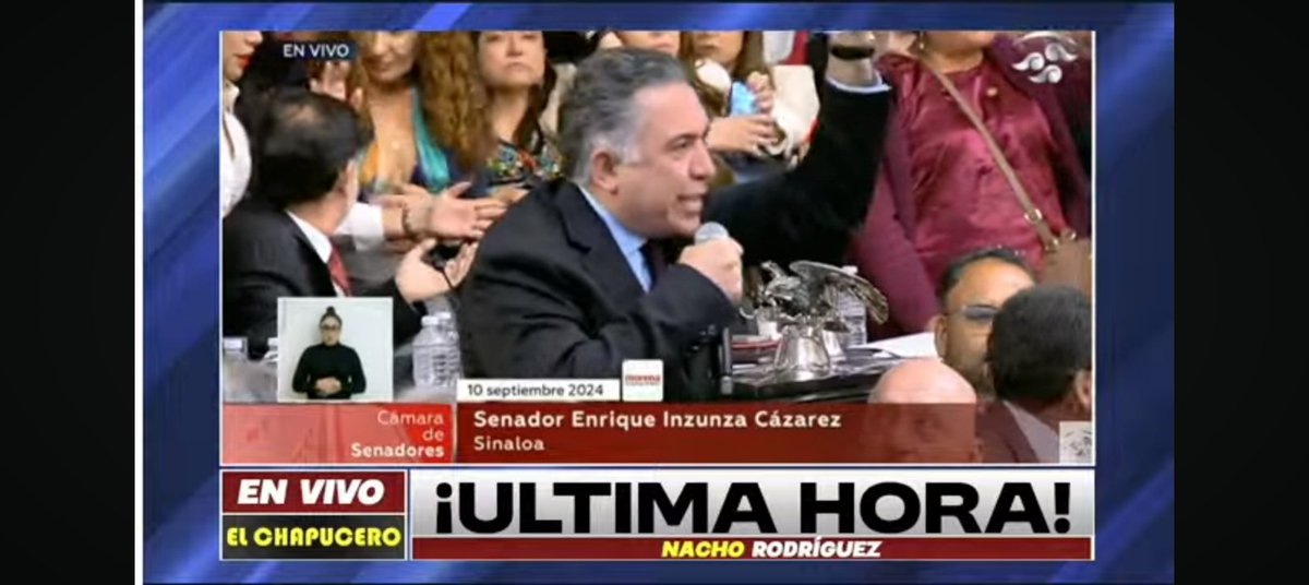 ramon720514's tweet photo. @elgatopolitico_ Fíjense en la diputada del PRIAN que está volteando Noroña casualmente en ese momento se le abrió el saco y la blusa y el brassier. Son basura estos prianistas. https://t.co/aeehU6gEq9