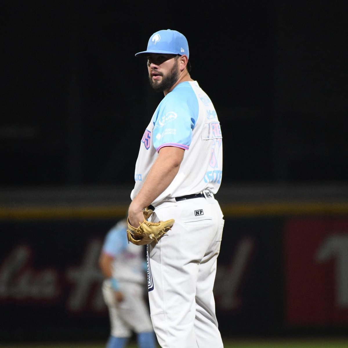 charlycasstroLD's tweet photo. ¡Ya hay fechas! 

Jorge Pérez se une a los @AlgodonerosGsv el próximo 15 de septiembre

El outfielder cubano Yadir Drake se unirá al equipo en la Baja Series ha celebrarse en La Paz, Baja California Sur

Más información en @linea_directa https://t.co/uHxLq0E59t